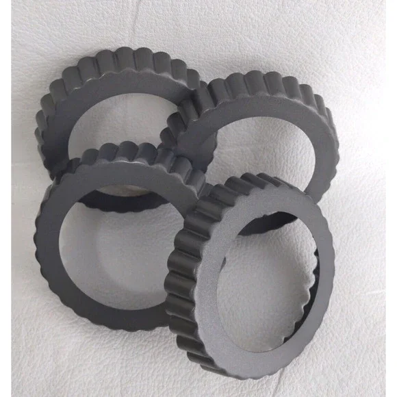 Set Of 4 Wilton Tart Quiche Pans 4" x 3/4" Fluted Edges Round Metal Bakeware0 - Picture 2 of 6